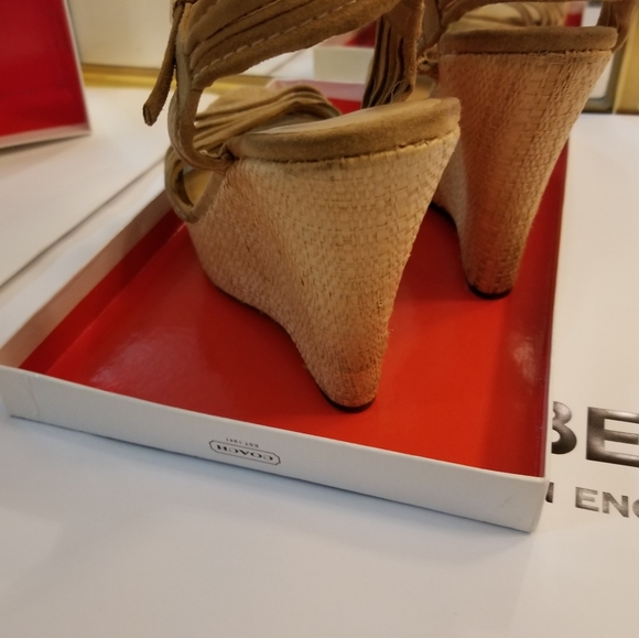 Vintage J. Crew Nude Tan suede strappy Platform wedge heel sandal - Picture 3 of 11